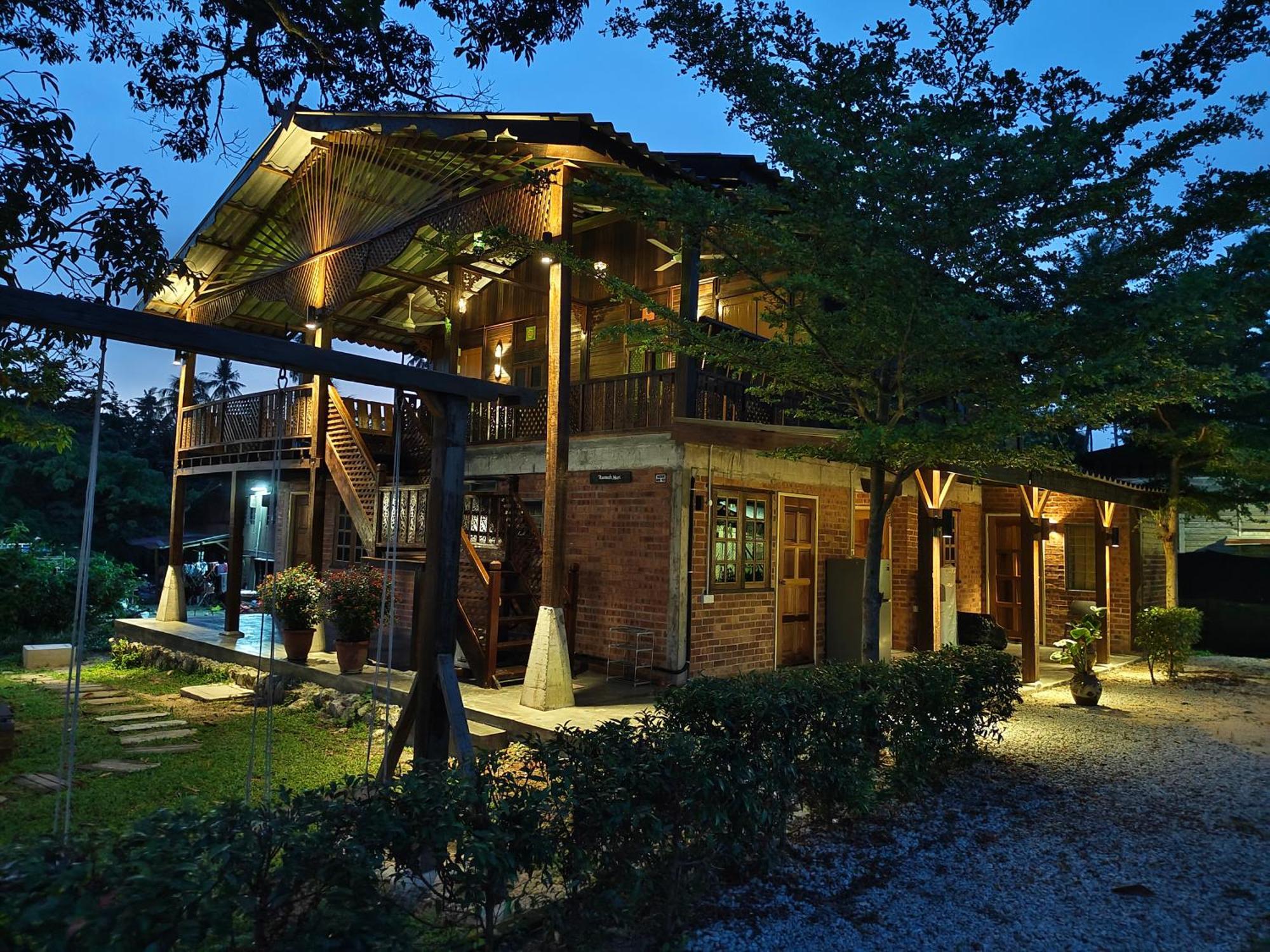 Sayang Di Kaki Bukit Homestay Near Icon City Bukit Mertajam Zewnętrze zdjęcie